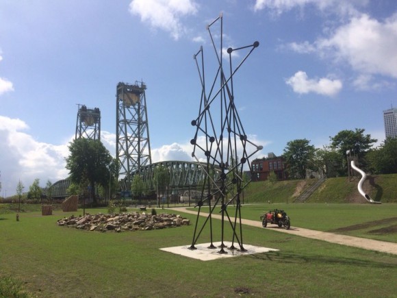 Kees Timmer's 'giraffes' (1964) have been relocated to Noordereiland. Photo: Vincent Petit
