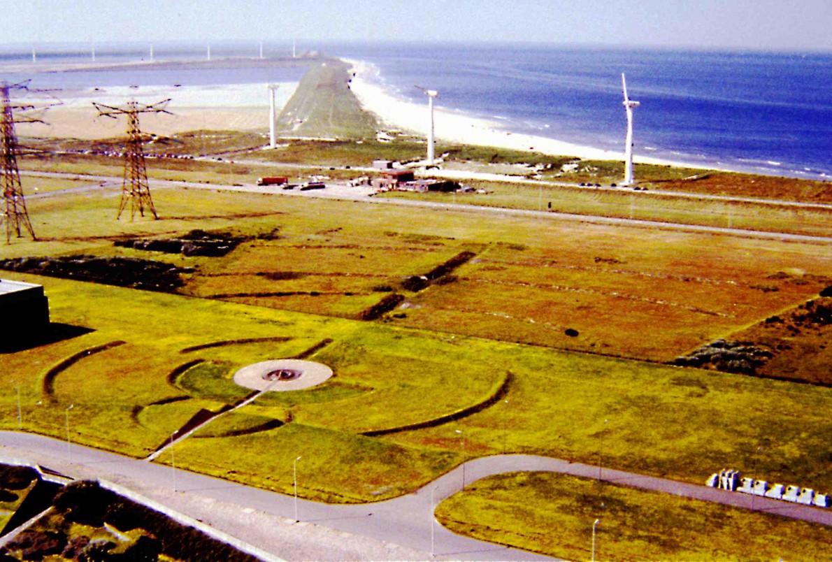 Teun Jacob en Kees Verschuren (1970-75), land art aan de 1e Maasvlakte