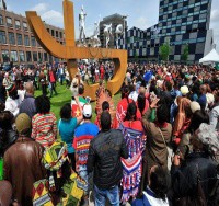 Alex Da Silva, Slavery Monument, 2013 - photo Max Dereta